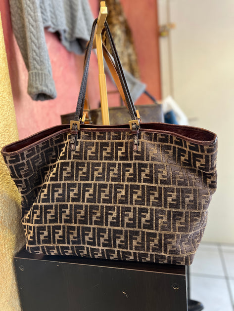 Fendi tote monogram deals