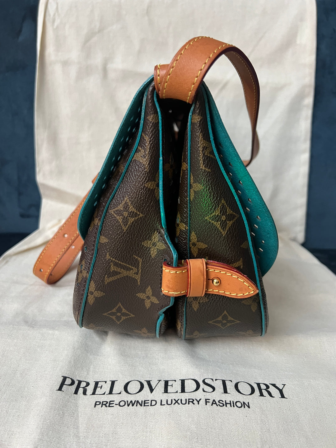 Louis Vuitton {{ product.title }} – Iconic Pre-Loved Style