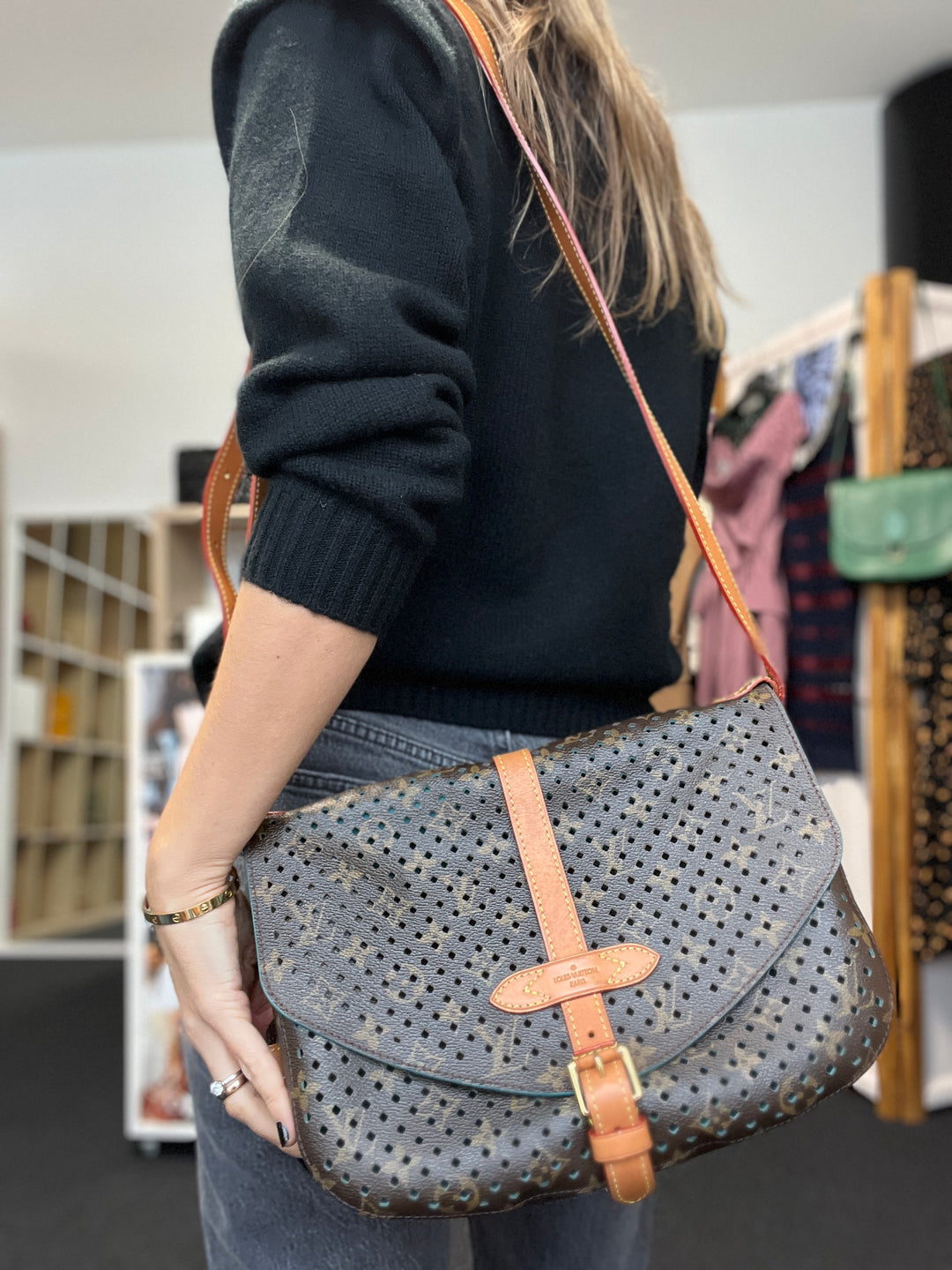Louis Vuitton {{ product.title }} – Iconic Pre-Loved Style