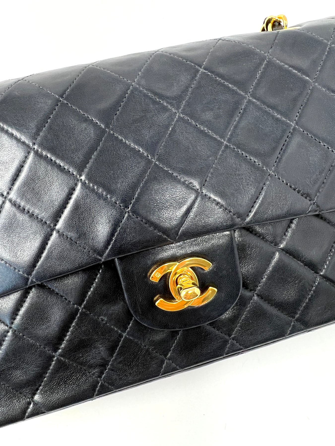 Chanel Classic Flap Bag Medium Lambskin Leather – l'Étoile de