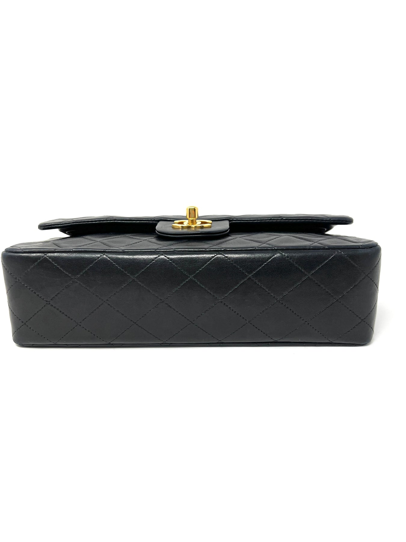 Chanel Diana bag, single flap, medium size (25 cm) black lambskin, 2 series  (1991-1994) ‣ For Sure Vintage