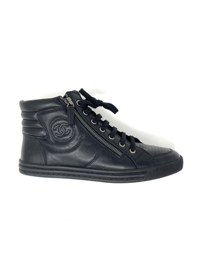 Chanel_black_leather_CC_high_top_sneakers