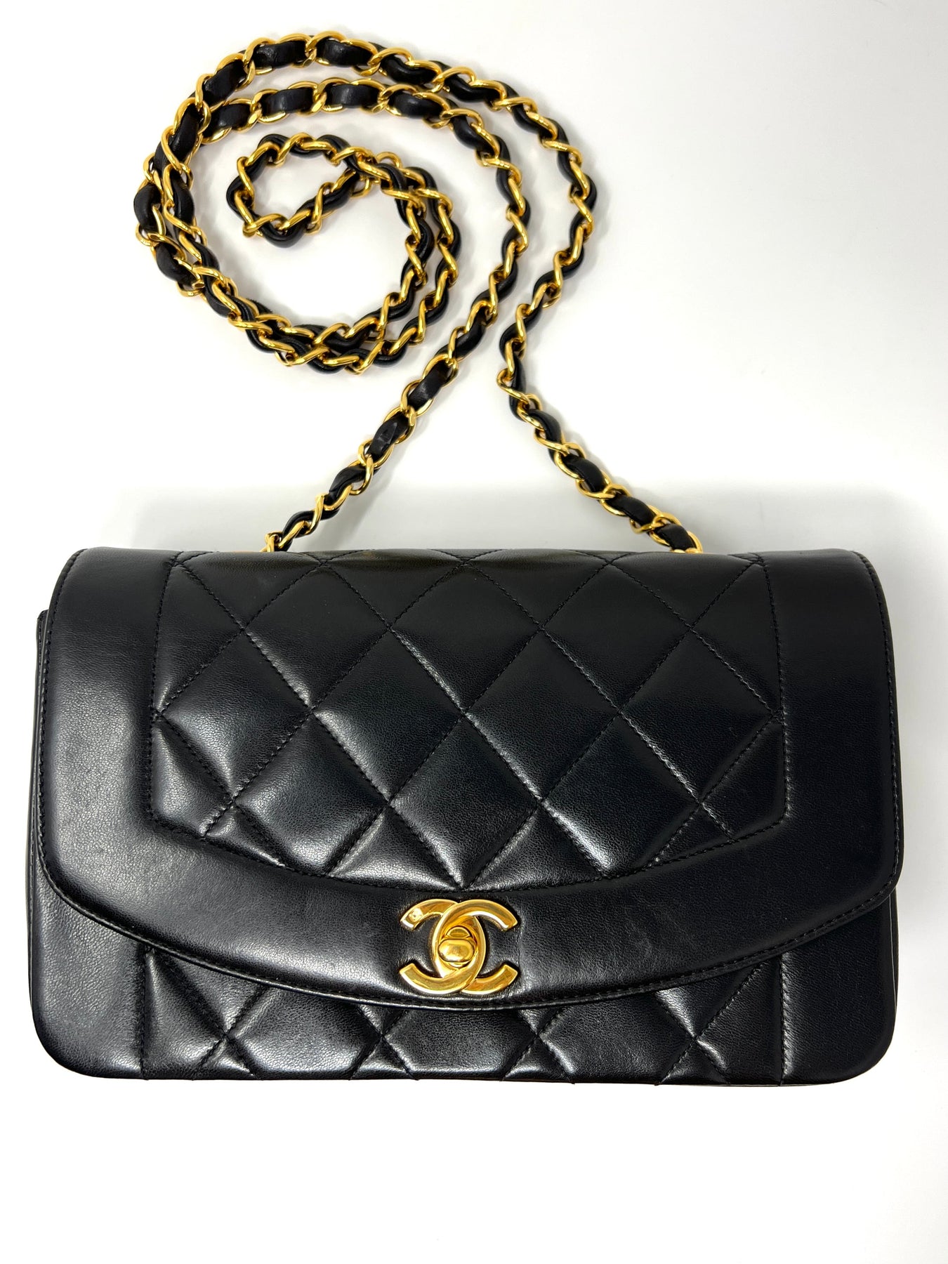 Diana leather crossbody bag Chanel Black in Leather - 35205520