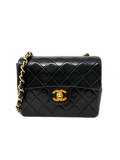 Chanel_Mini_Flap_in_Black_Lambskin