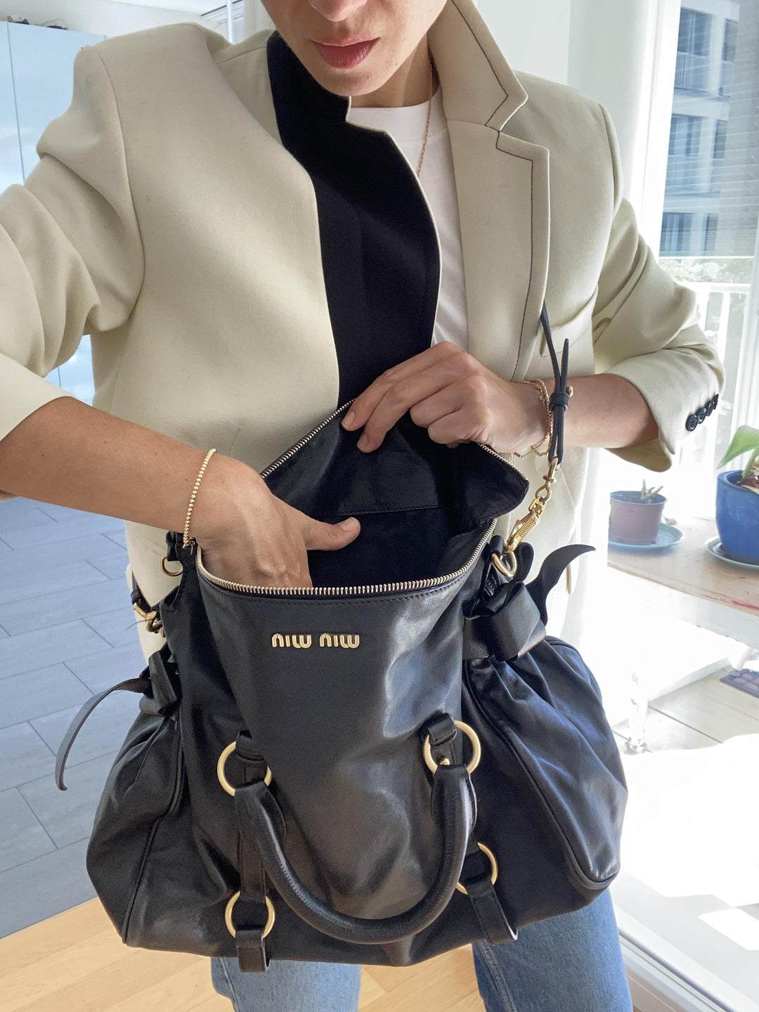 Vitello Lux Large Bow Bag in Black – PRELOVEDSTORY