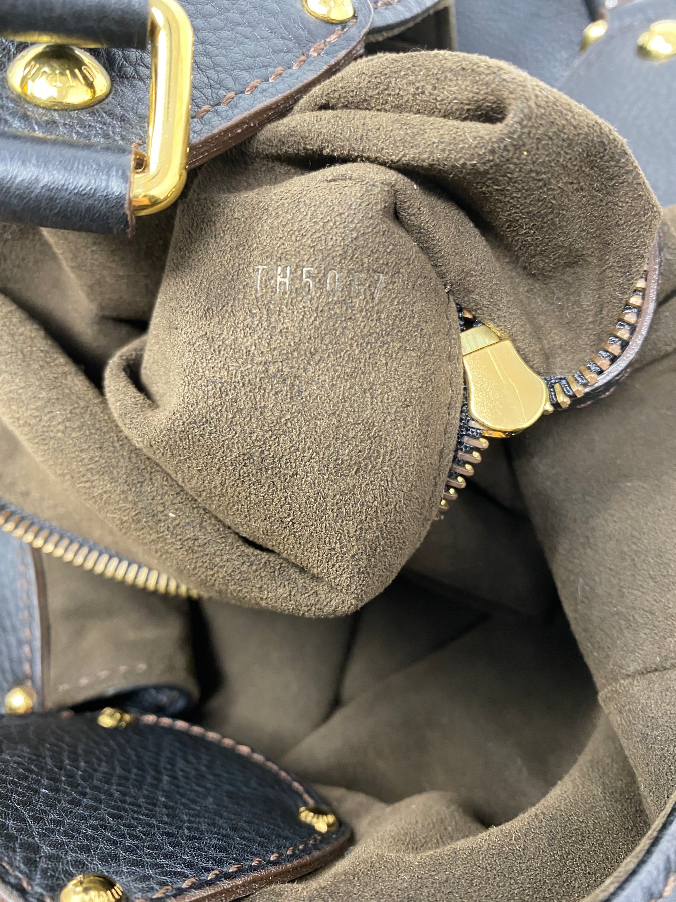 Mahina leather handbag Louis Vuitton Black in Leather - 20963791